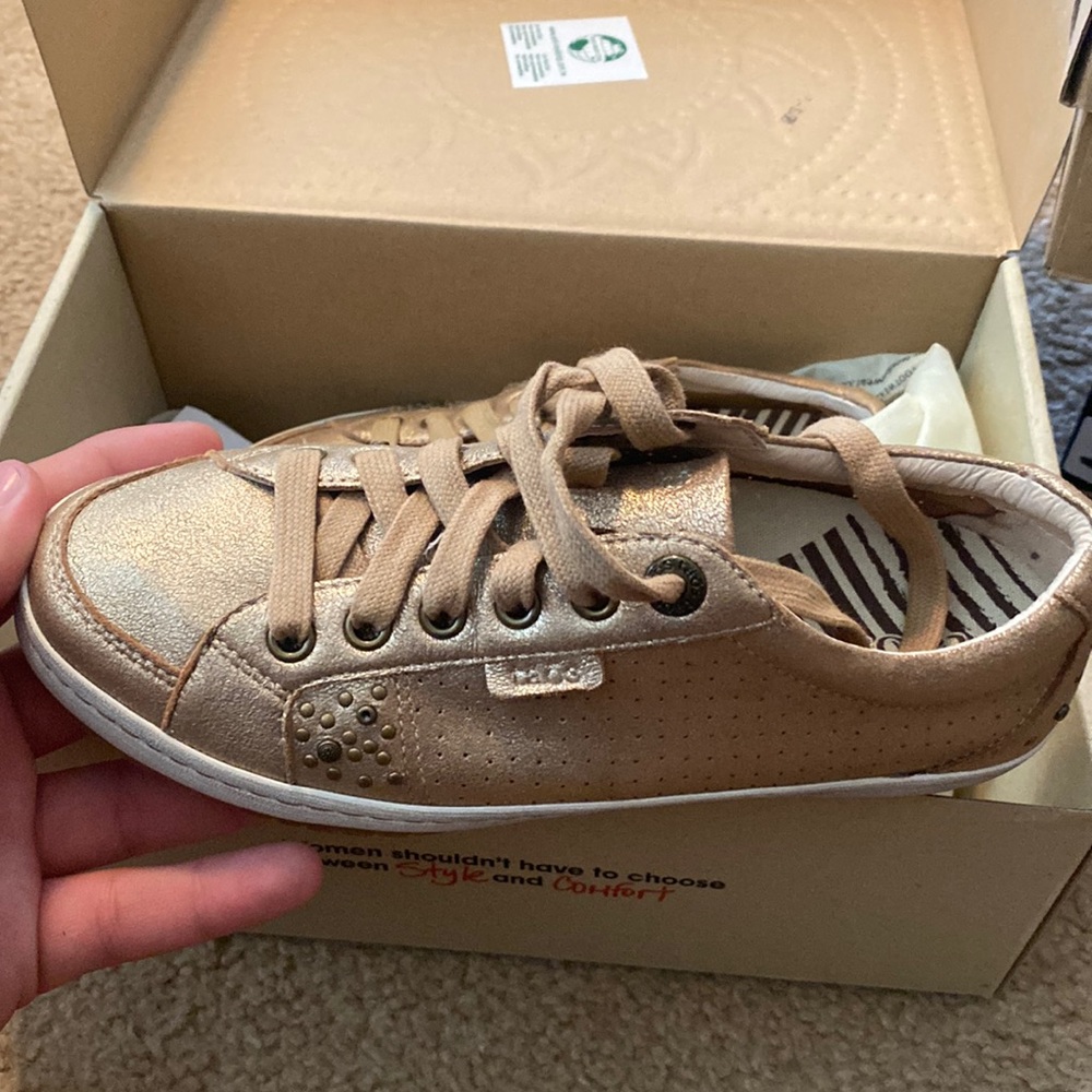 Taos foot wear